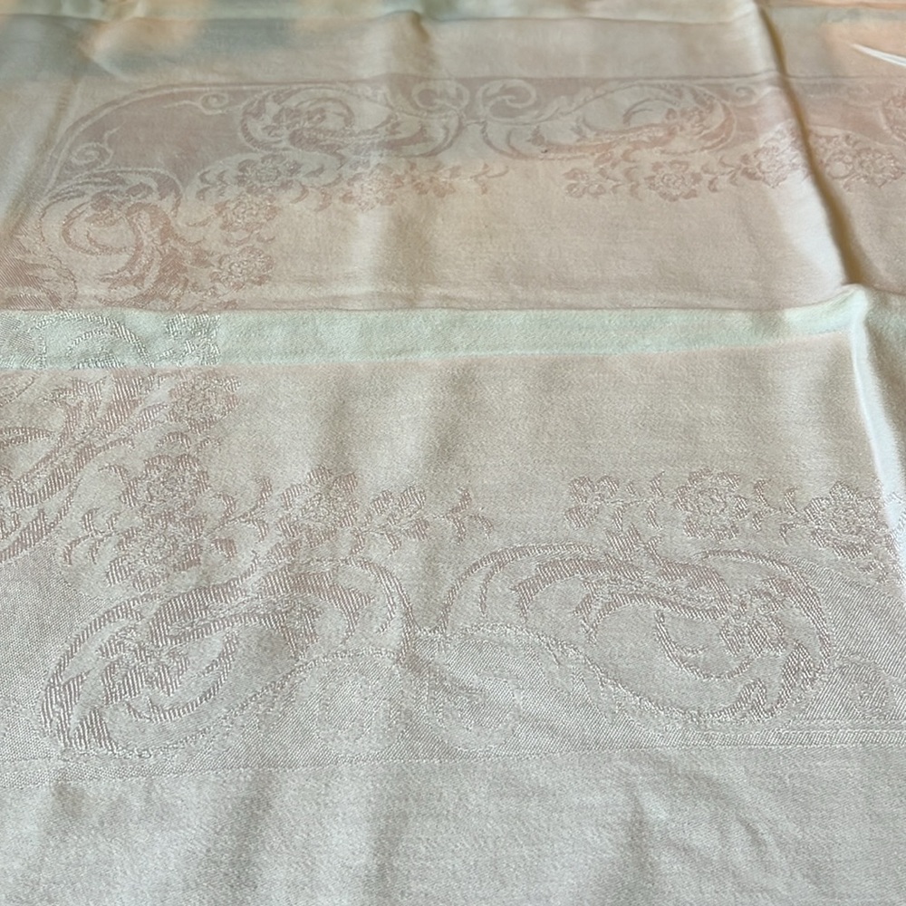 Vintage White Tablecloth - Picture 12 of 12